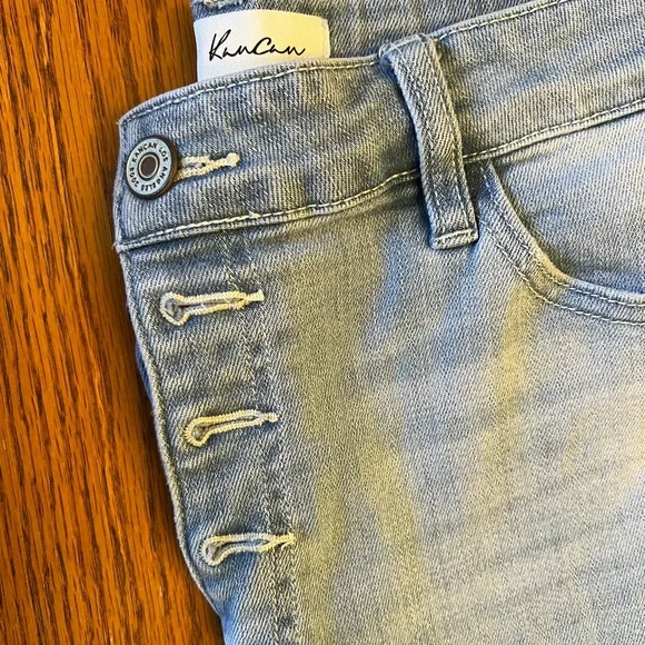 Light wash KanCan distressed skinny jeans - Picture 2 of 7
